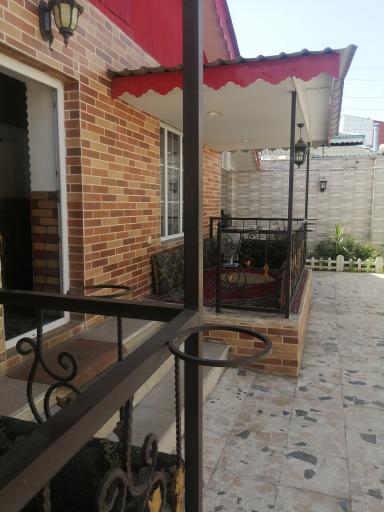 رستوران سنتی نون و ریحون