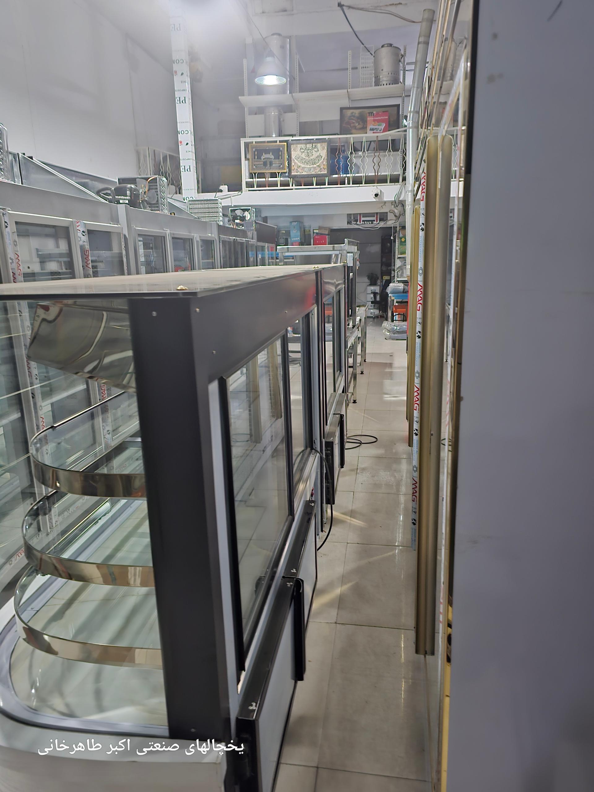 عکس یخچالهای صنعتی اکبر طاهرخانی شعبه ۳