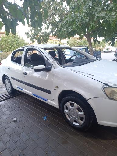 عکس نمایشگاه اتومبیل تصادفی انتخاب