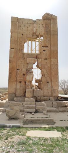 عکس برج سنگی (آرامگاه کمبوجیه)