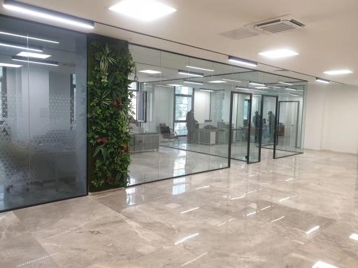 عکس شیشه سکوریت و کرکره برقی آپادانا