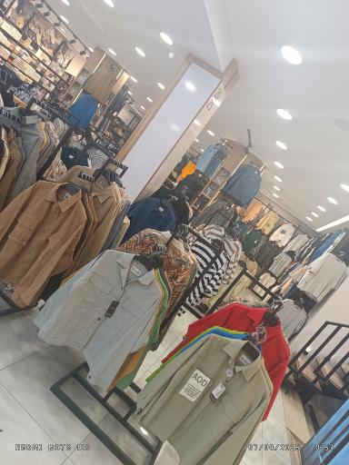 عکس فروشگاه پوشاک لباسان