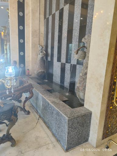 عکس هتل بابا طاهر