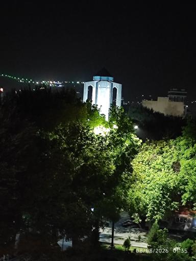 عکس هتل بابا طاهر