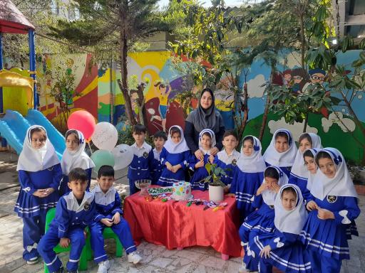 عکس دبستان دخترانه و پیش دبستانی درسا