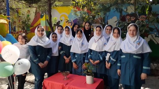 عکس دبستان دخترانه و پیش دبستانی درسا