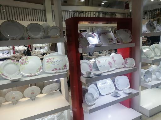 عکس فروشگاه مرکزی گروه کارخانجات مقصود