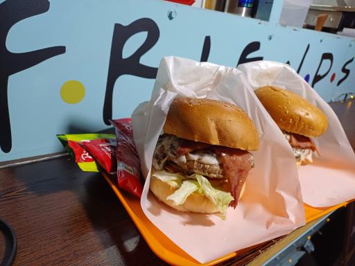 عکس کافه فرندز