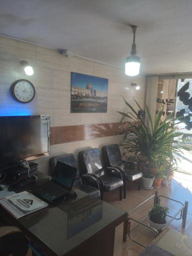 عکس مشاورین املاک شفیعی