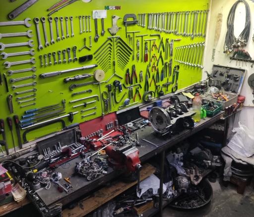 عکس تعمیرگاه مکانیکی فرزاد