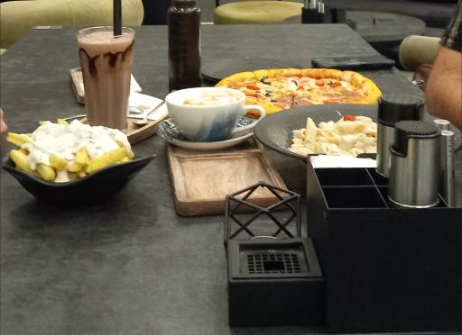 عکس رستوران لادیز لانژ