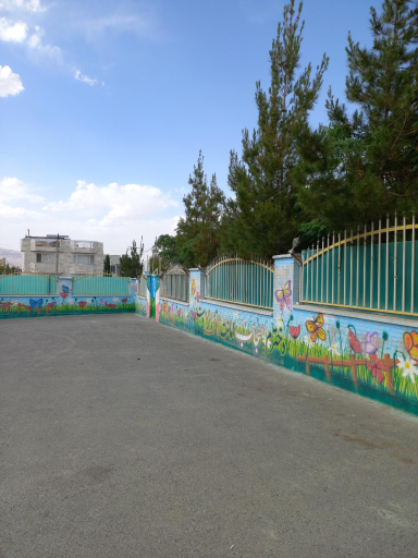 عکس دبیرستان امام حسین (ع) متوسطه دوم