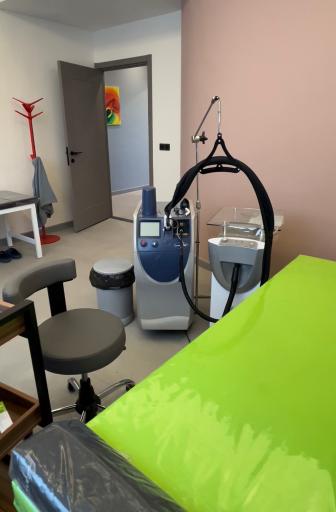 عکس مرکز زیبایی و لیزر رُزِت