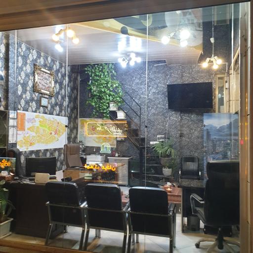 عکس مشاور املاک رفاقت