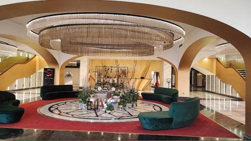 عکس هتل و رستوران سیب و نار