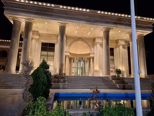 عکس هتل و رستوران سیب و نار