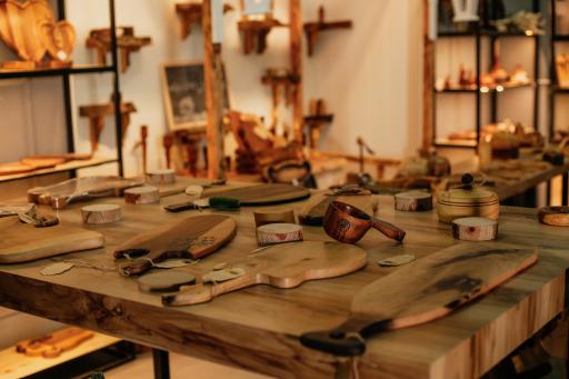 عکس صنایع چوبی تک درخت