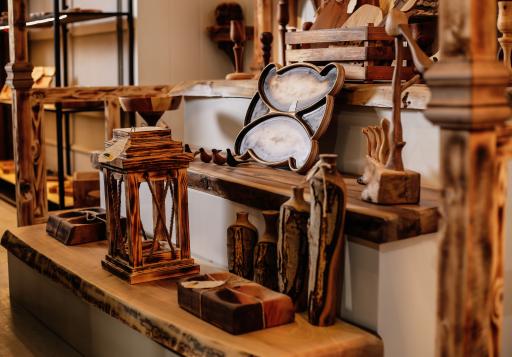 عکس صنایع چوبی تک درخت