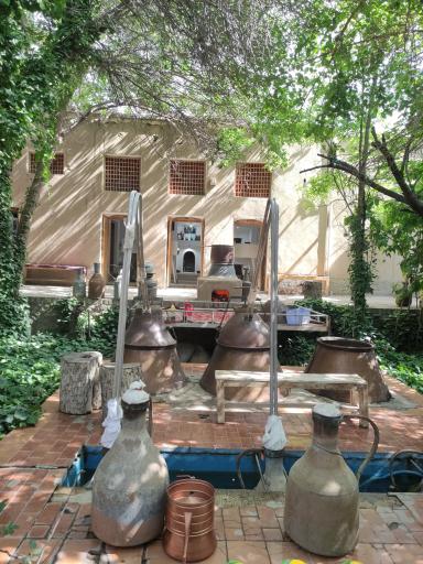 عکس موزه گلاب قمصر