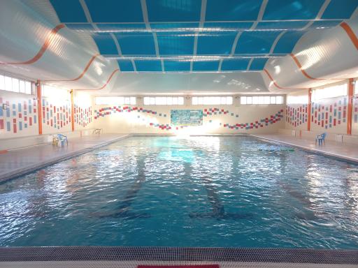 عکس استخر آیت الله رئیسی 