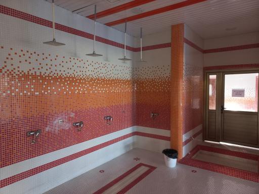 عکس استخر آیت الله رئیسی 