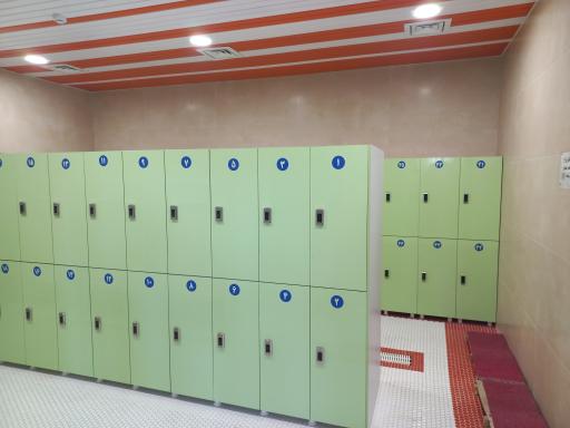 عکس استخر آیت الله رئیسی 