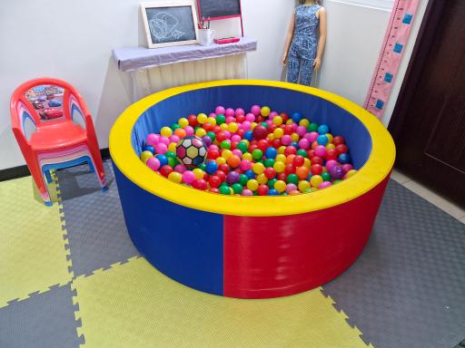 عکس کاردرمانی و گفتاردرمانی مادر