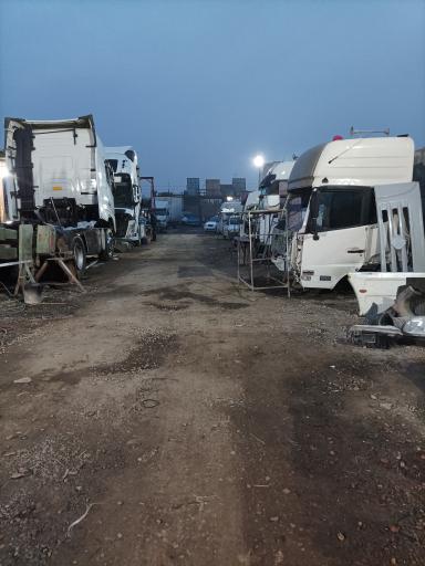 عکس نقاشی ورنگ کاری کامیون قائم