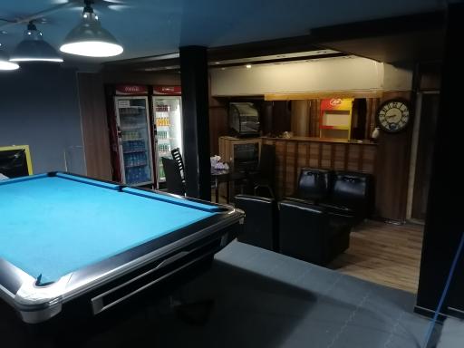 عکس بیلیارد گاندو