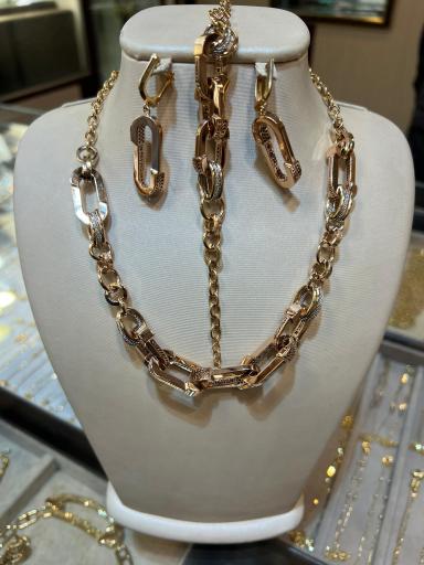 عکس فروشگاه طلا علی