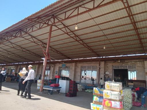 عکس میدان مرکزی میوه و تره‌بار سمنان