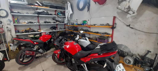 عکس تعمیرگاه موتورسیکلت کویر