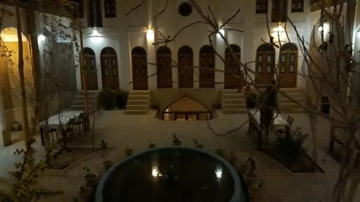 عکس اقامتگاه خانه پارسی کاشان