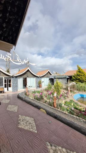 عکس رستوران لوکس طلایی