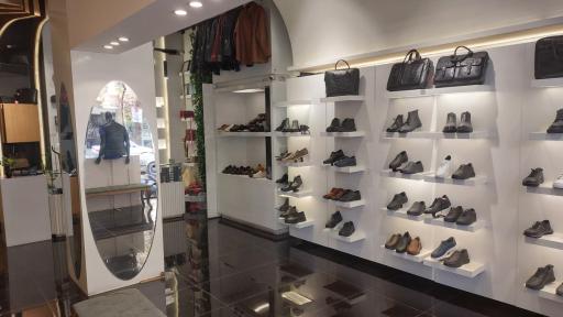 عکس کیف و کفش درگاهی شعبه شمس آبادی