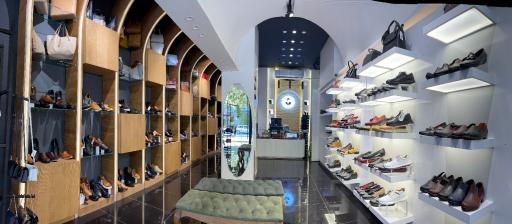 عکس کیف و کفش درگاهی شعبه شمس آبادی