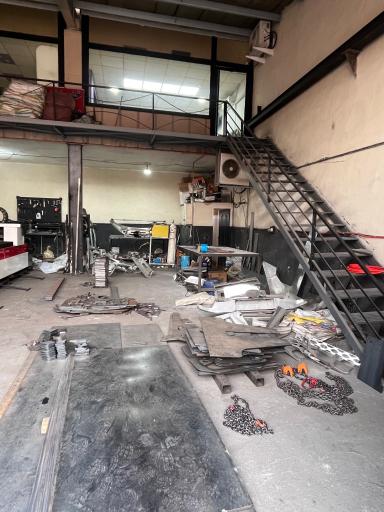 عکس خدمات CNC لیزر متال کات