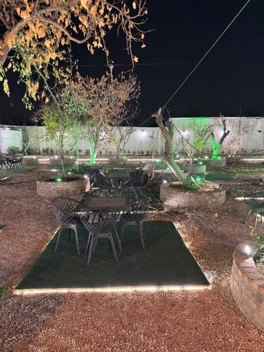 عکس کافه رستوران شبهای باغستان