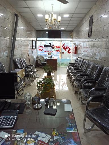 عکس مشاورین املاک معلم