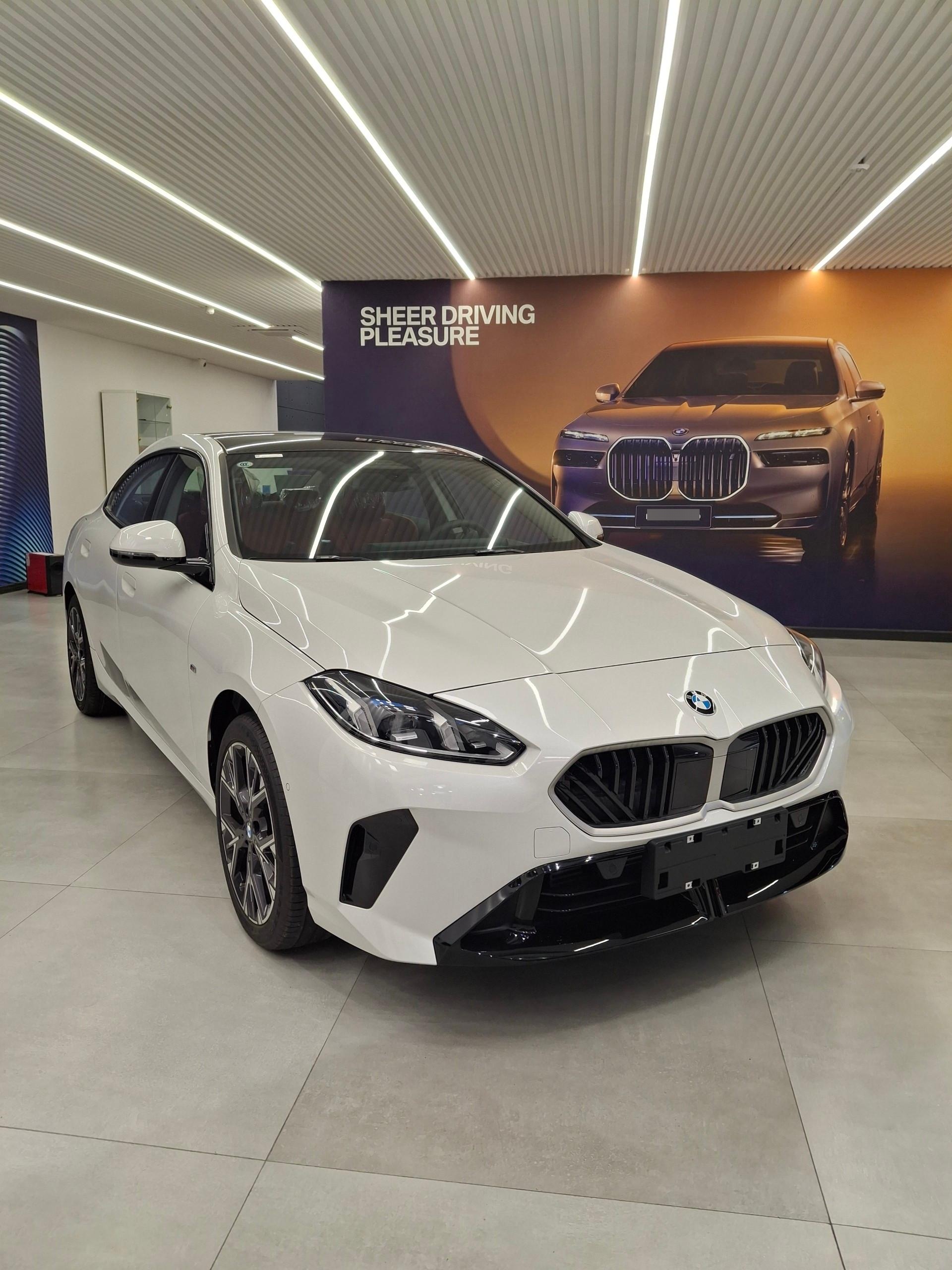 عکس نمایندگی ۱۹۳ پرشیا خودرو عاملیت کشاورز