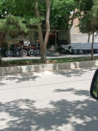 عکس تعمیرگاه موتور سیکلت آقاجانی