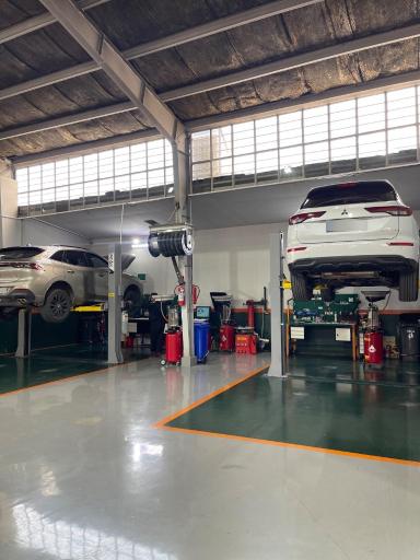 عکس خدمات پس از فروش ۲۱۰۶ لاماری (گروه خودرویی ستوده)