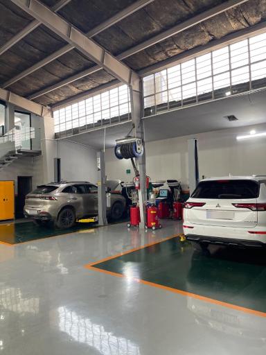 عکس خدمات پس از فروش ۲۱۰۶ لاماری (گروه خودرویی ستوده)