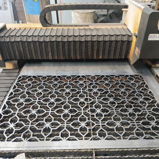 عکس خدمات لیزر فلزات شیرزاد 