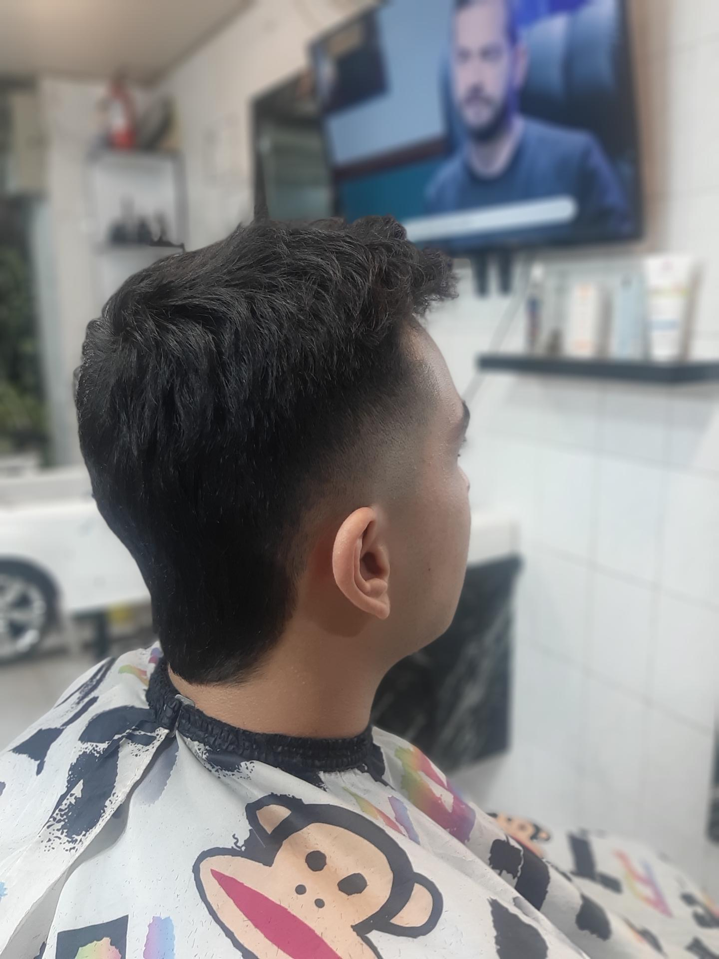 عکس آرایشگاه مردانه سیمرغ