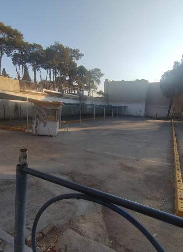 عکس پارکینگ میدان امام