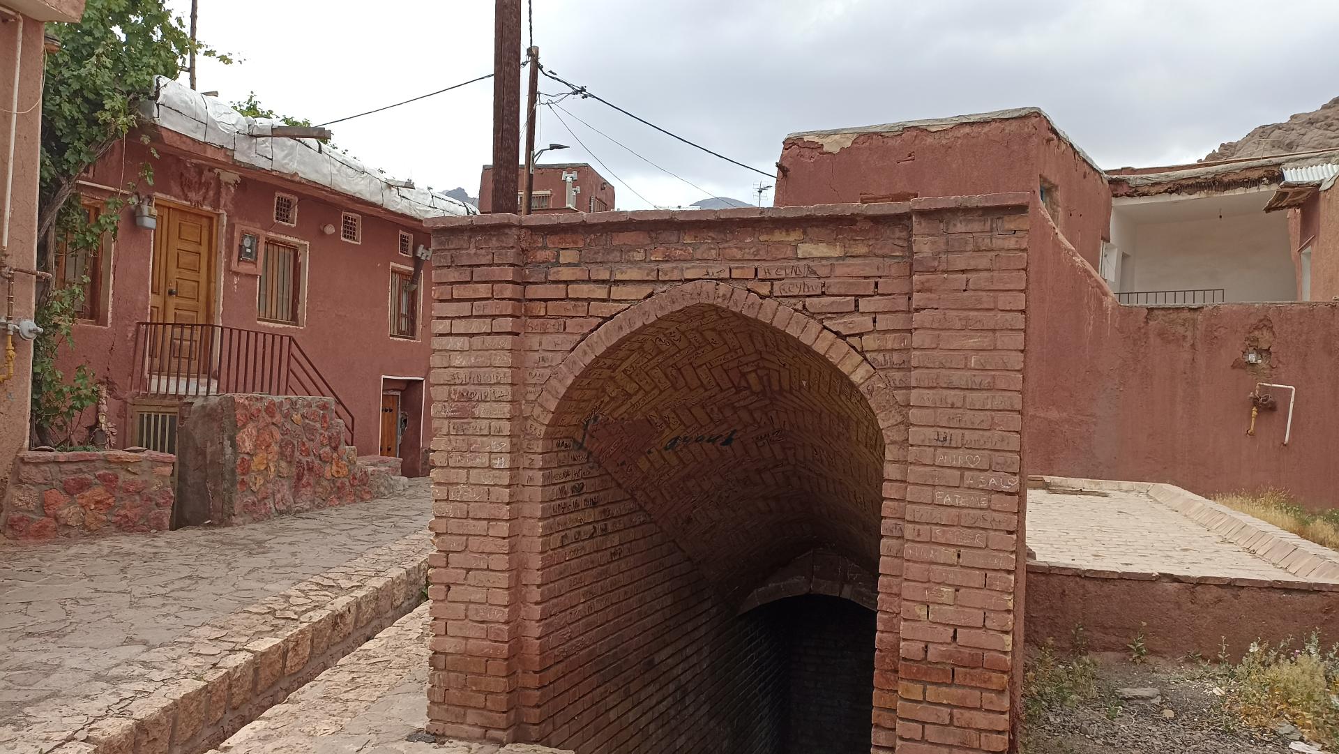 عکس آب انبار یوسمون