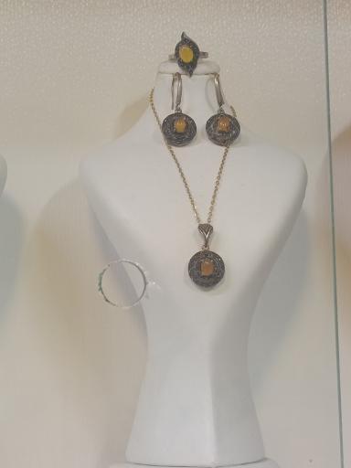 عکس گالری گوهر بانو