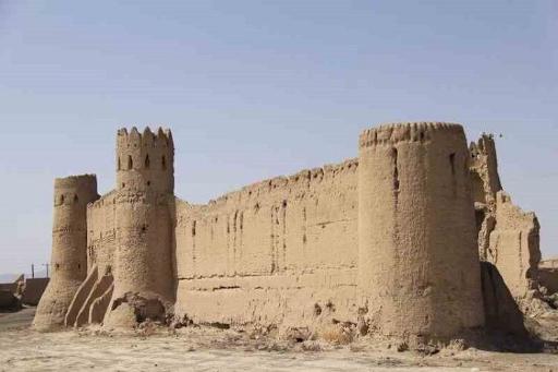 عکس کاروانسرای شاه عباسی بیاض