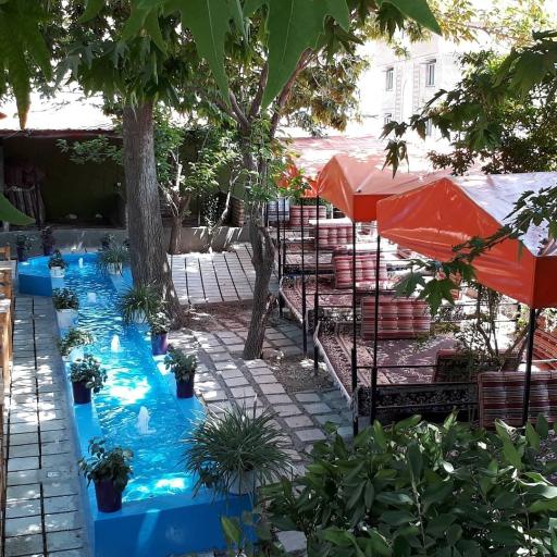 عکس باغچه رستوران عمارت وردیج